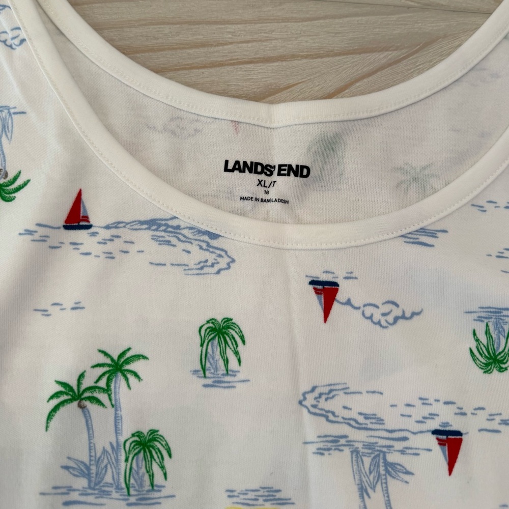 Lands' End Women’s  Tropical Print Tank Top - White NWOT - Picture 3 of 5